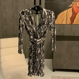 Marc Cain Black & White snake Print Long-Sleeve Dress N3 - 6